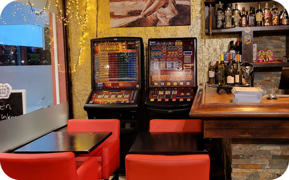 Bar met gokautomaten in Indian Naan Restaurant