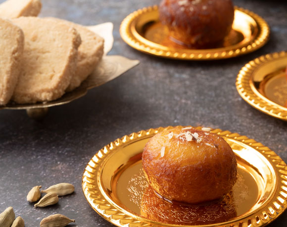 Experience the Best Indian Food Delivery in Amsterdam with Indian Naan